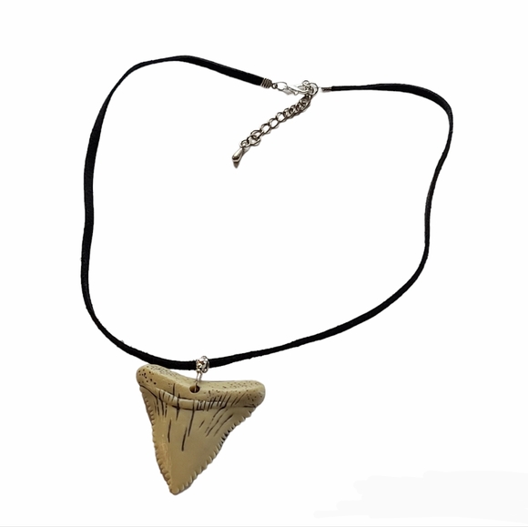 *Sold* Shark's Tooth Pendant Necklace - Picture 4 of 4